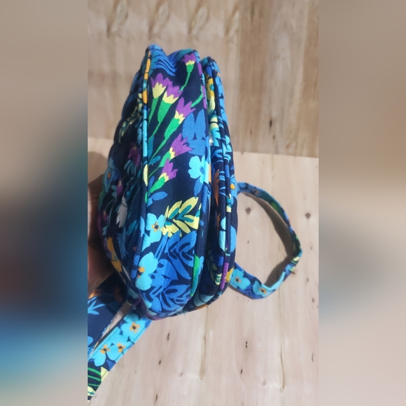 Vera Bradley Mini Travel Crossbody Bag with lots of compartments - Picture 6 of 9